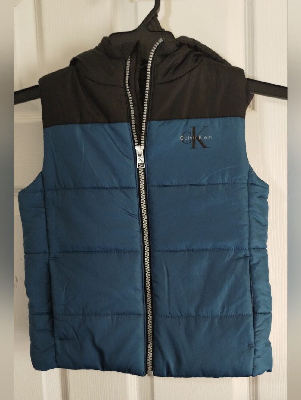 NWOT Calvin Klein Boys' Blue/Black Puffer Vest with Hood (A1)